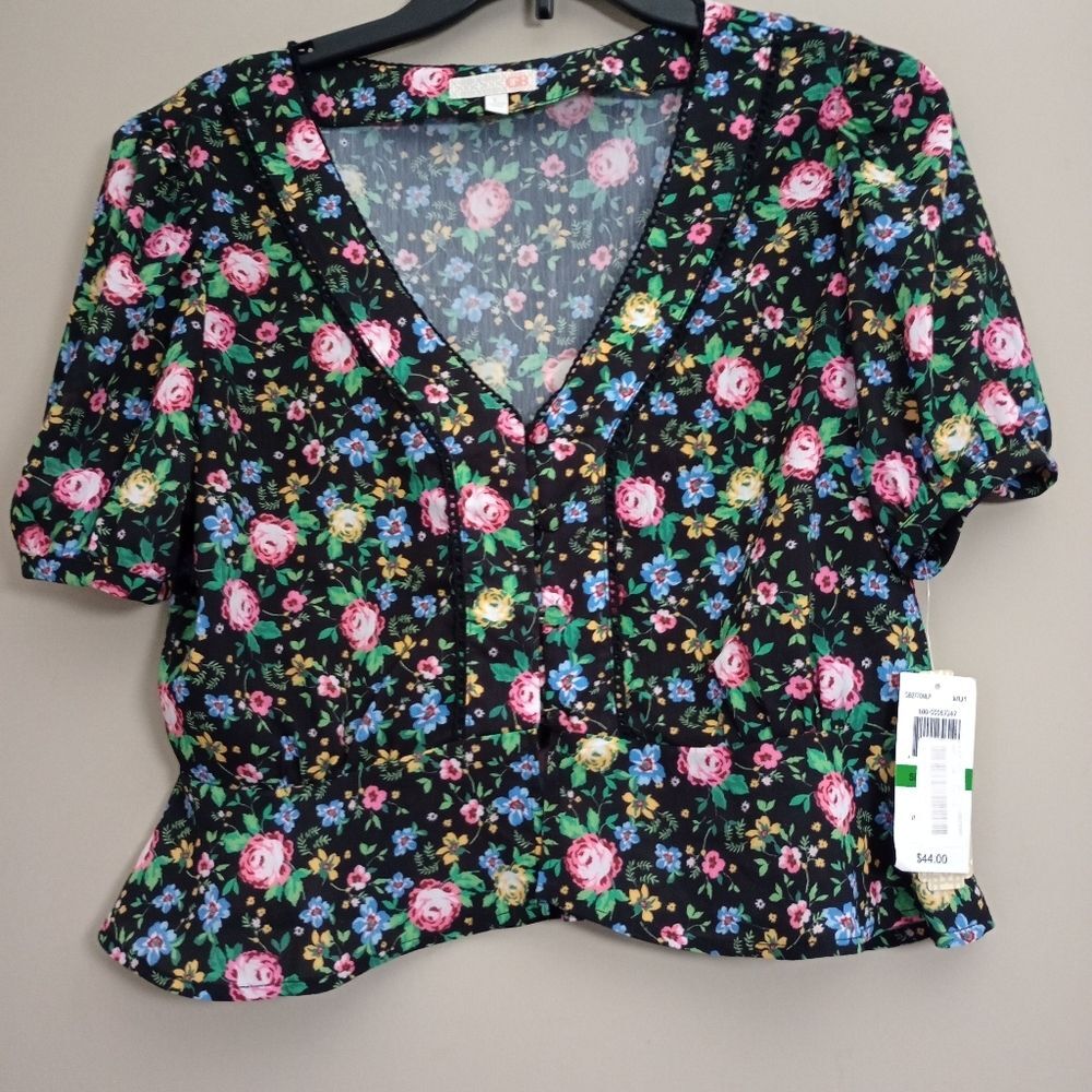 NWT GB Floral Cropped V Neck Blouse with Covered Buttons - Picture 1 of 9